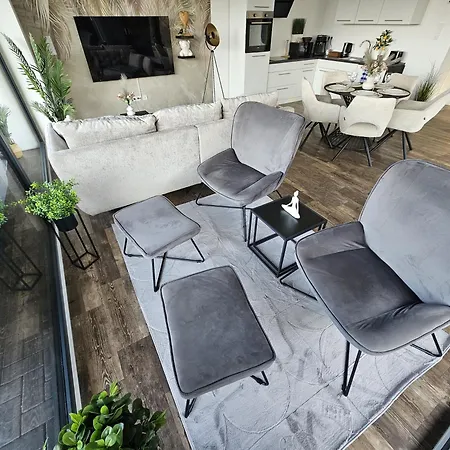 Mit Grosser Terrasse Und Stadtview شقة باد برلبورغ