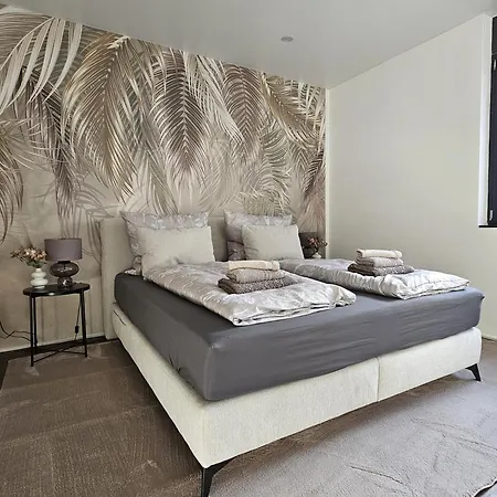 Mit Grosser Terrasse Und Stadtview *