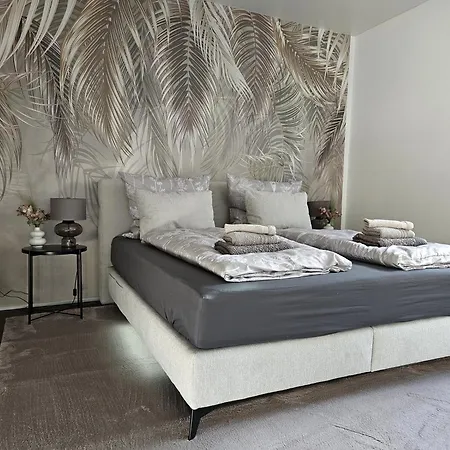 アパート Mit Grosser Terrasse Und Stadtview *