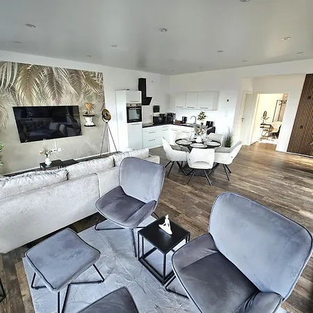 شقة Mit Grosser Terrasse Und Stadtview